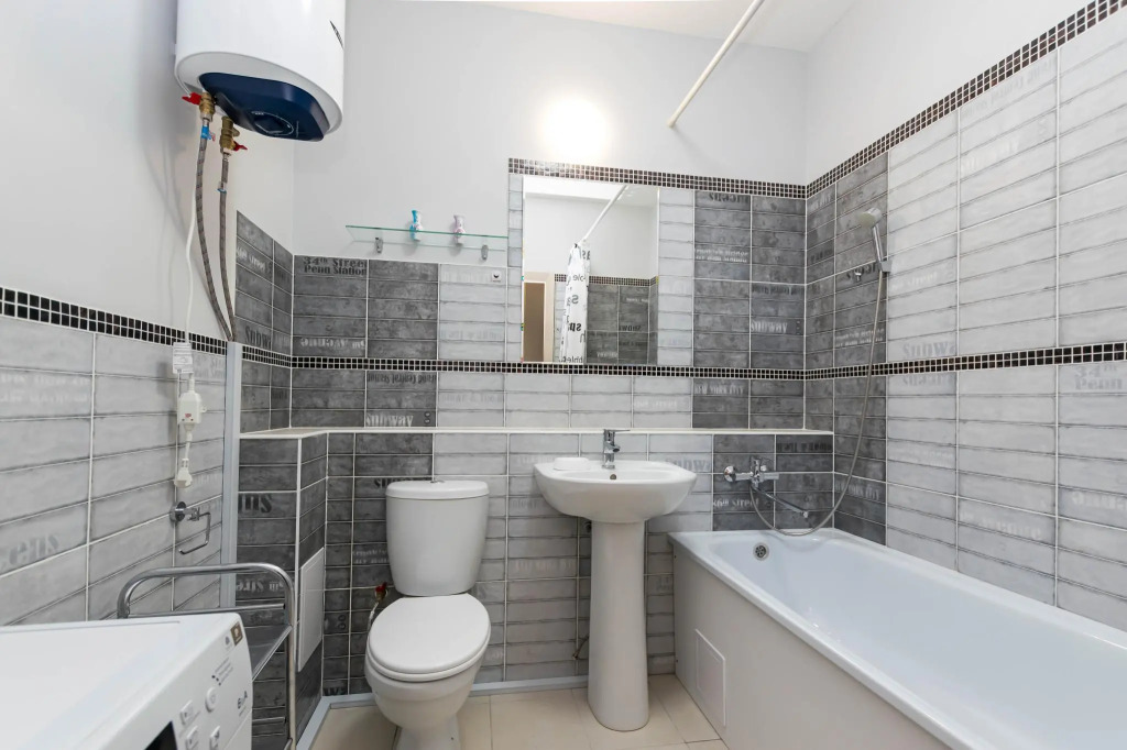 Cosmos (Космос) на улице Революции 48В