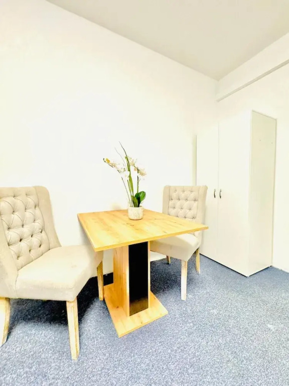 Luxury 7 Bedroom Apartment Sleeps 16