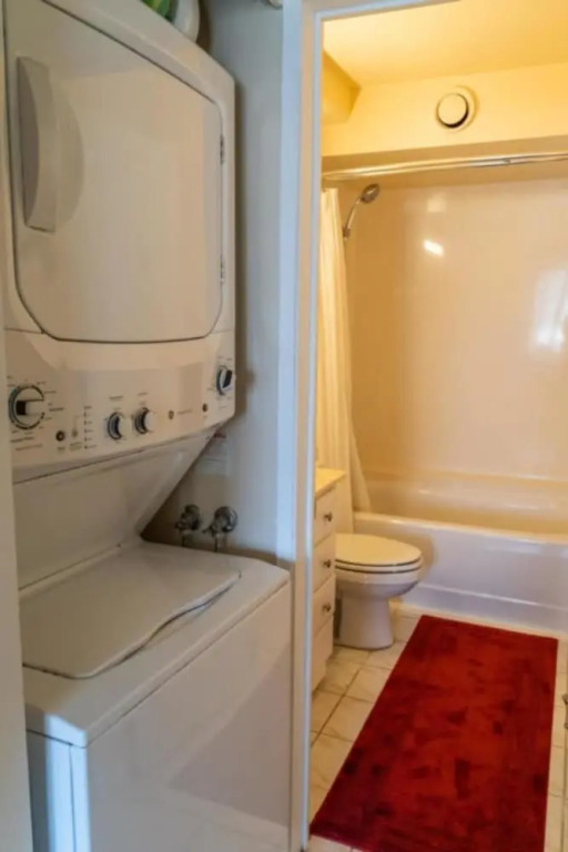 Discovery Bay One Bedroom Condos with Kitchen & Free Wifi