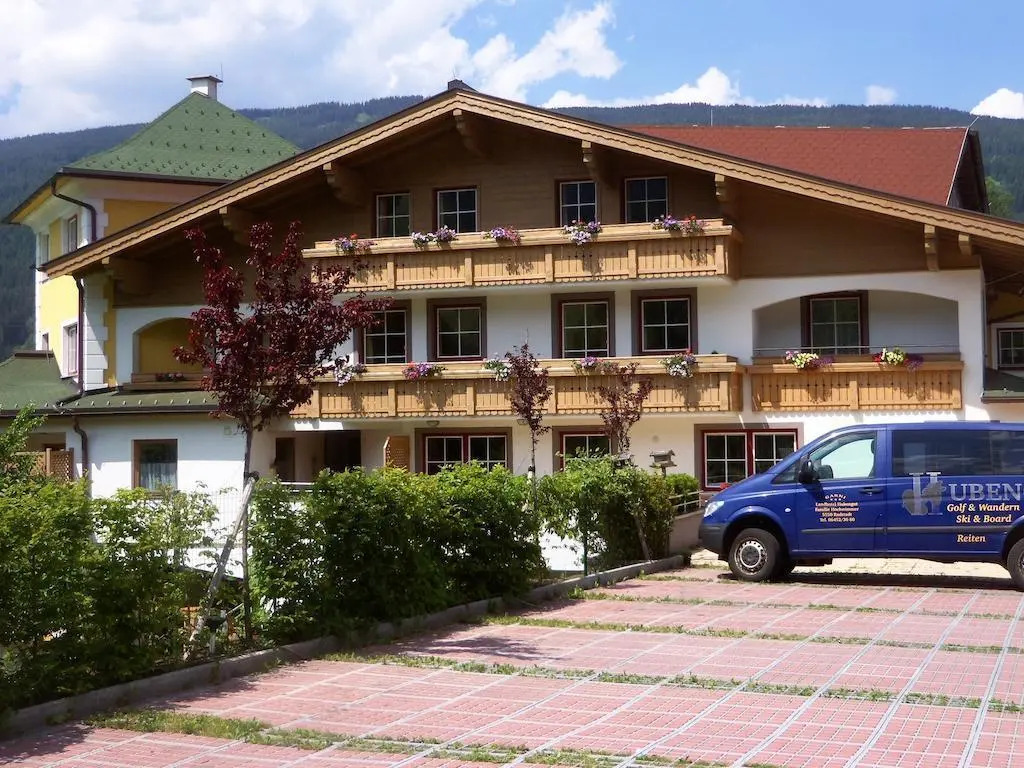 Hubengut Bed and Breakfast
