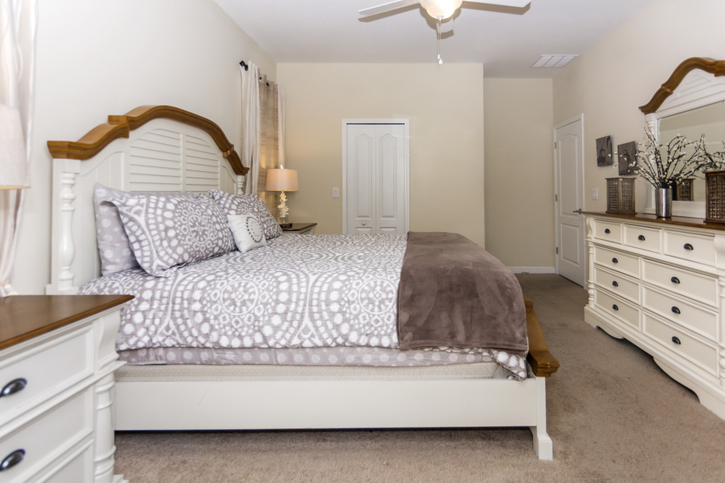 Deluxe 7Bd with Pool Close to Disney   CG 1406