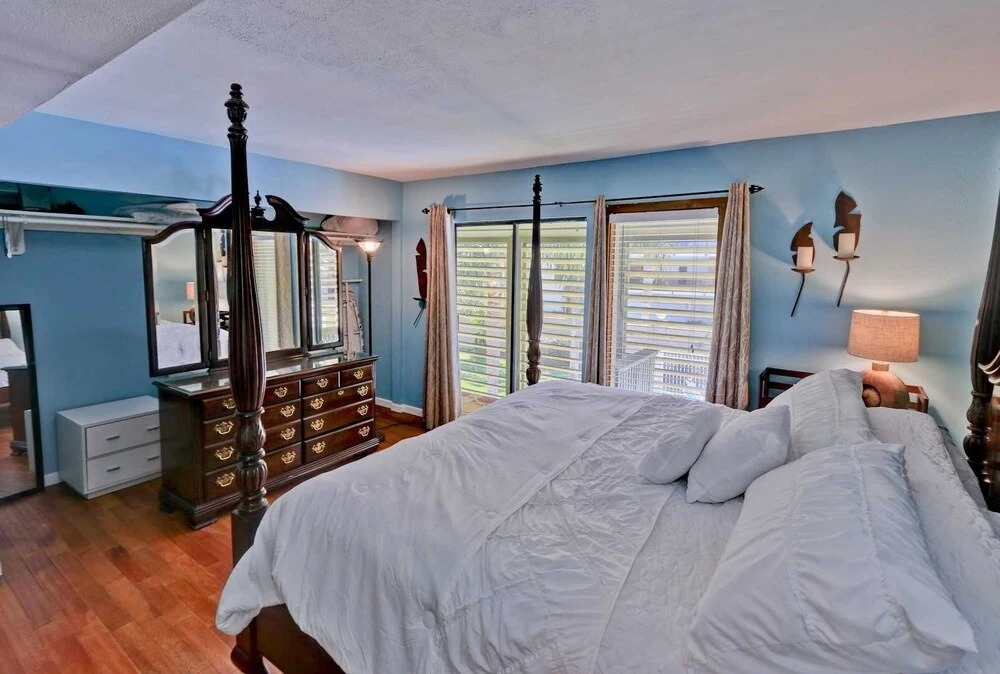 110 Las Brisas Poolside 2 Bedroom Condo