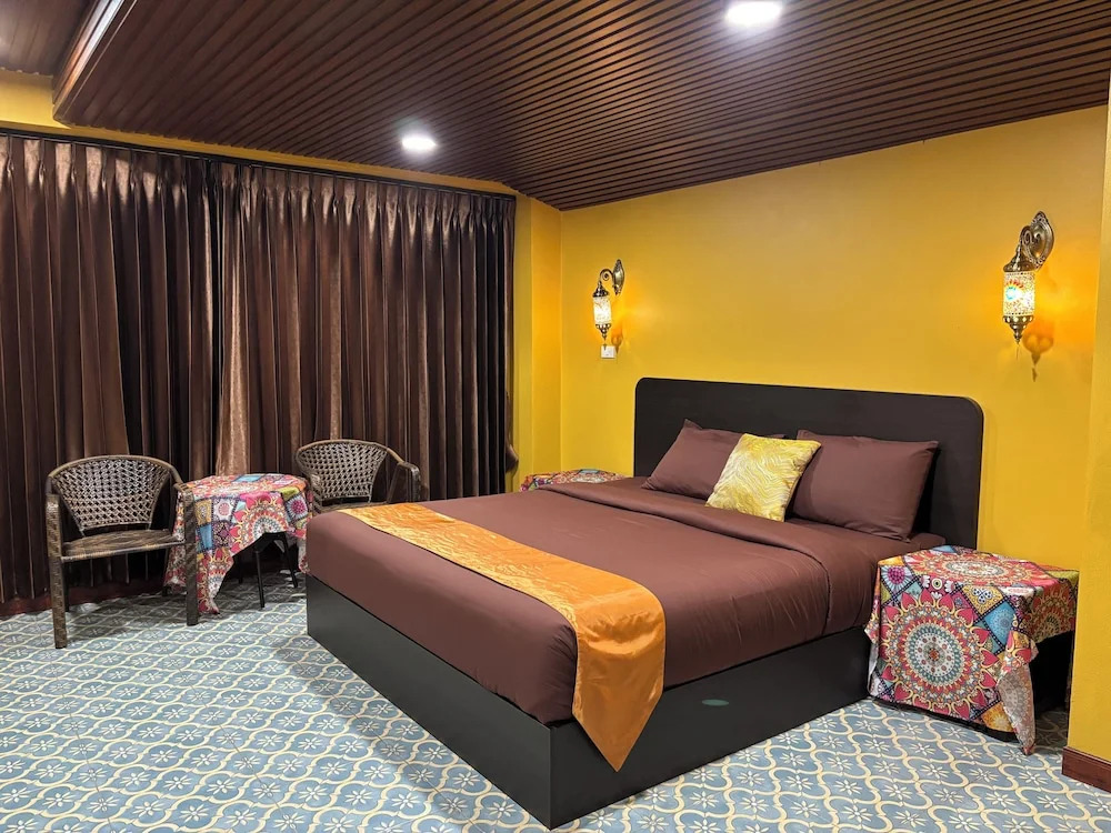 Phoenix Room