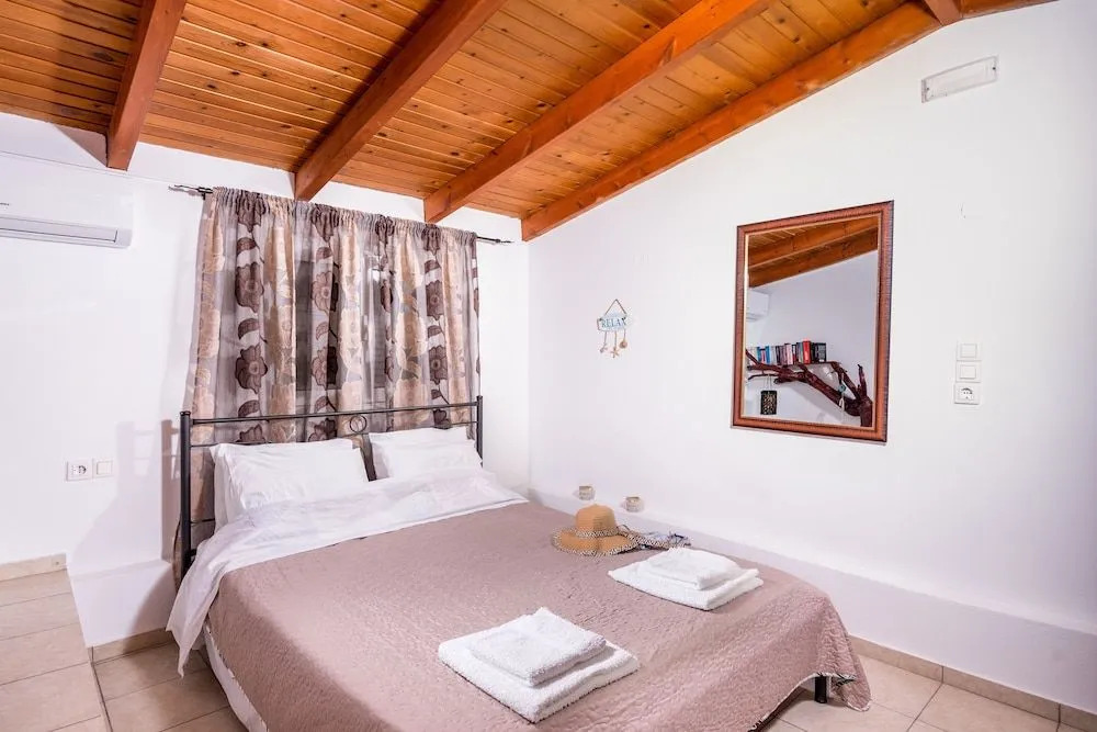 Kalamaki-Sunset - Scenic Sunset & Sea Views - Steps from Shore