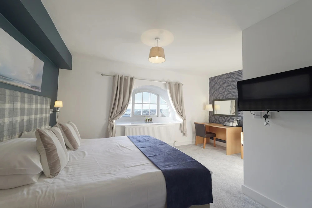 THE LORD NELSON HOTEL