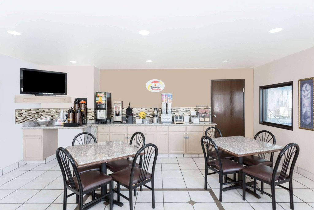 Super 8 by Wyndham El Dorado