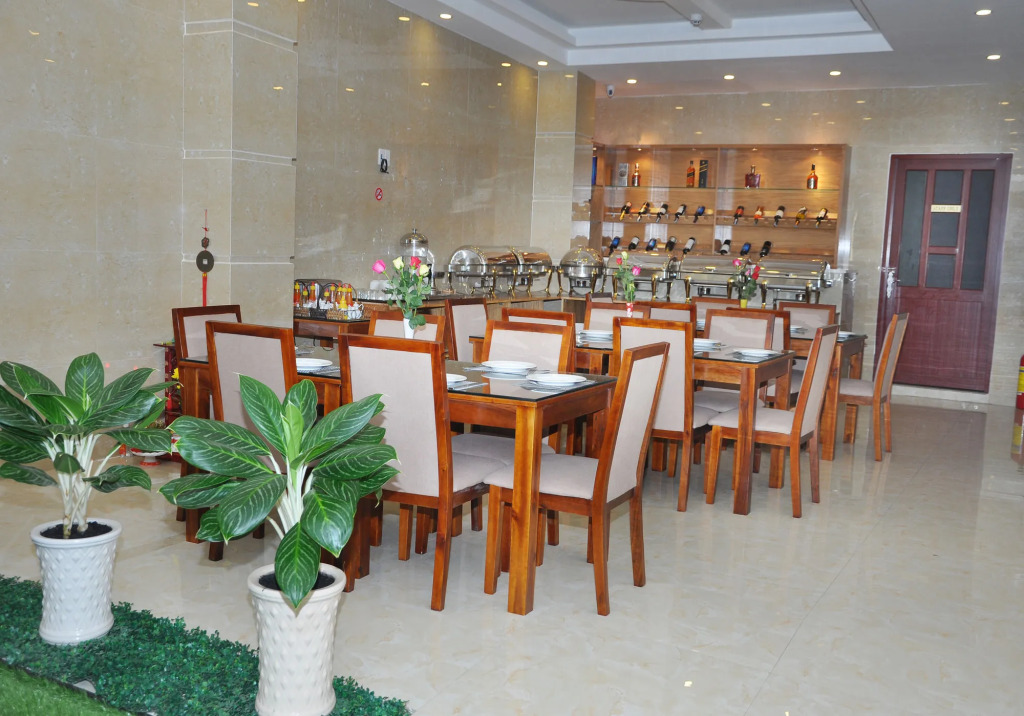 Queen Central Hotel - Ben Thanh Market