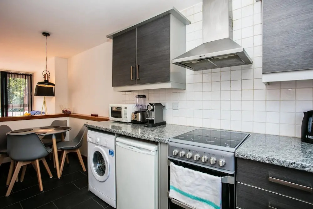 2 Bedroom Flat In Old Street With Private Balcony