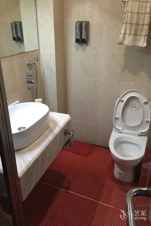 ChonpinesHotel