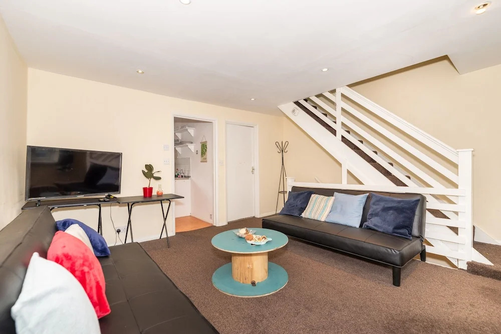 London Victoria Park 2 Bed Apt