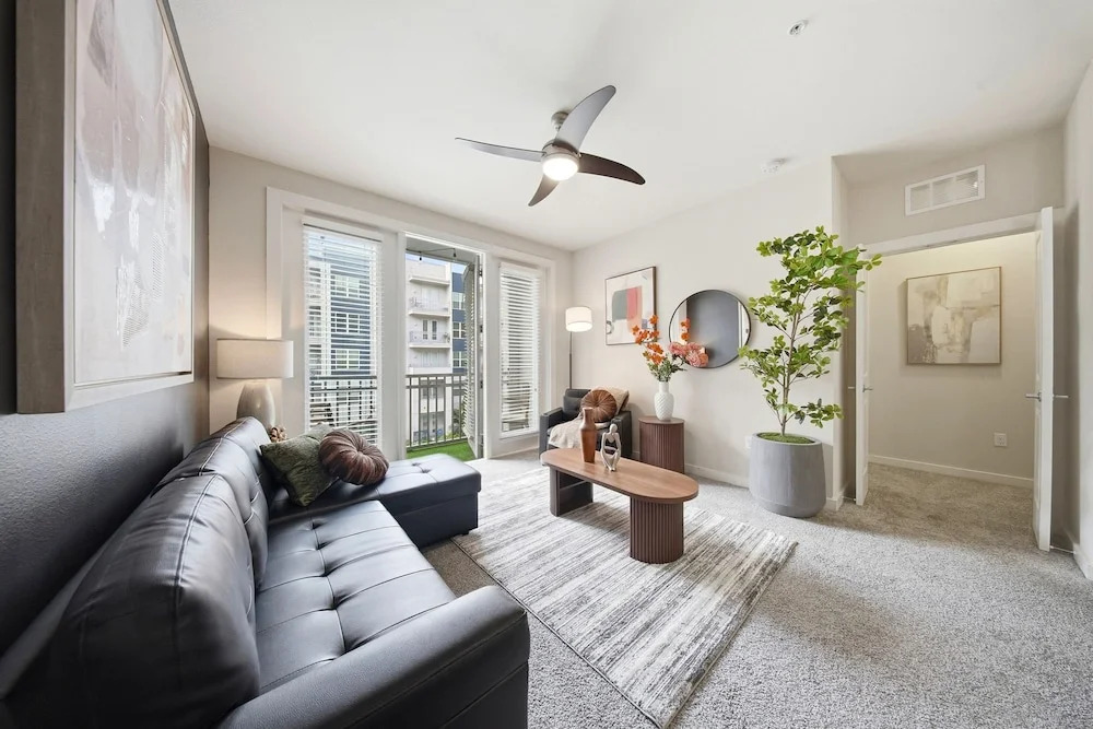 Modern 2BR w Pool Pet-friendly Unit 21