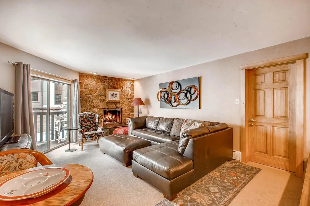 Westwind 208l 1BD 1BA Gold Condo