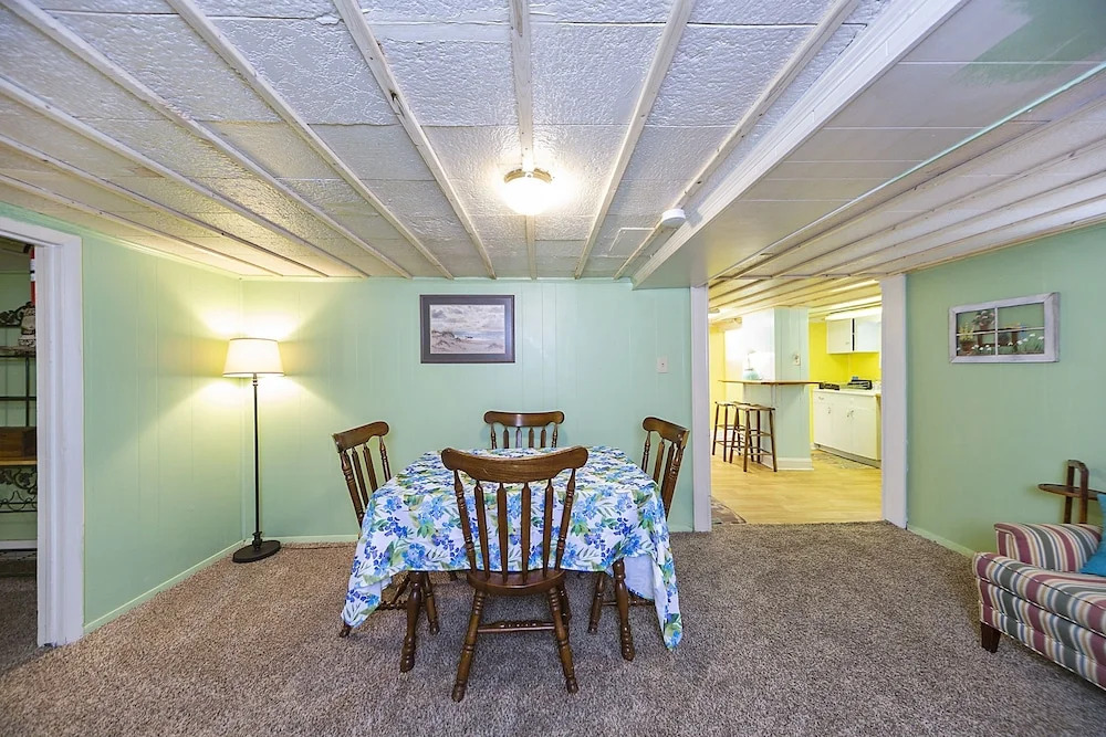 Rustic Beach Front Apt - Cozy And Right On The Beach 2 Bedroom Apts