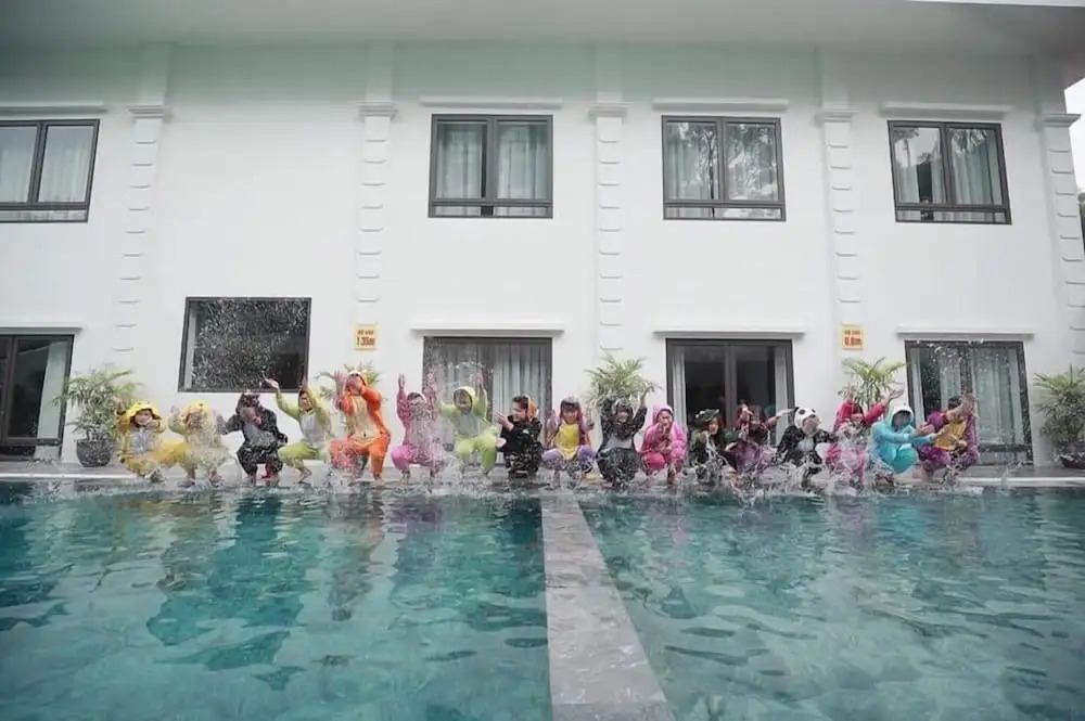Lakeside Dailai Hotel