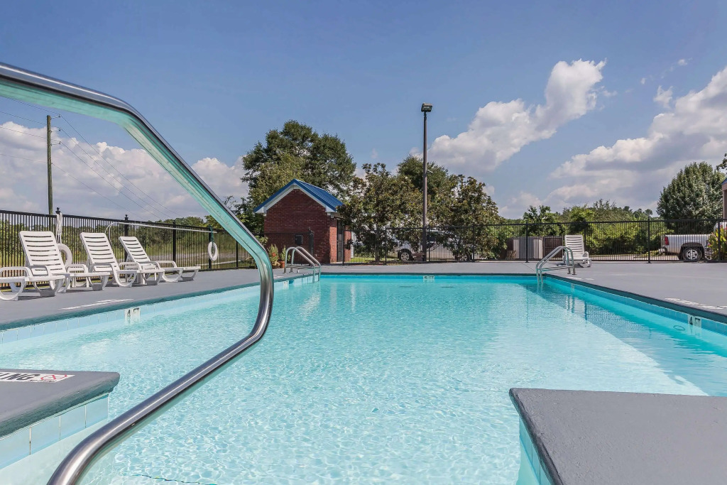 Quality Inn Calera I-65 exit 231