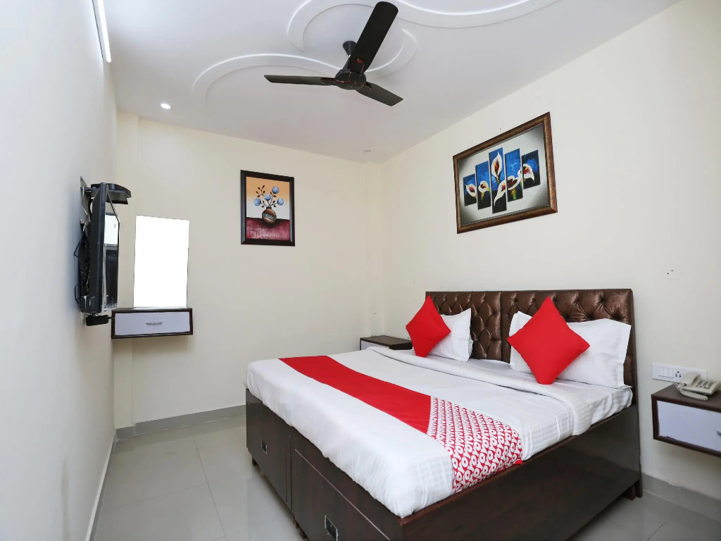 OYO 37096 A2K Residency