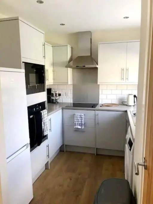Modern 4 bed home, 30 minute walk from City Centre
