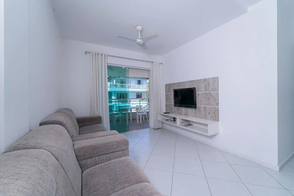 Apartamento 2 dormitórios no centro de Bombinhas