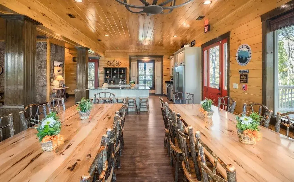 Greystone Retreat 13 Bedrooms 13.5 Bathrooms Cabin