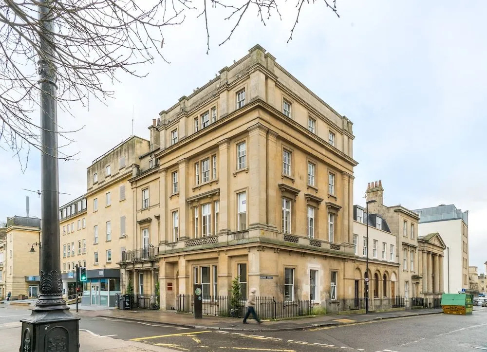 The Halcyon Apartments Henry Street