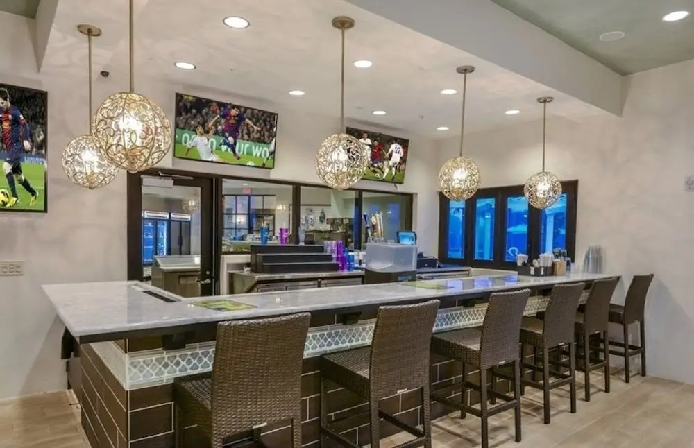 Windsor-5 Bed W/splashpool-3801ww 5 Bedroom Townhouse by RedAwning