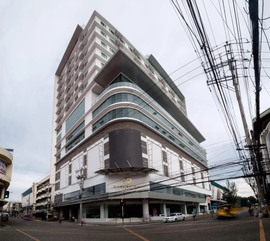 One Central Hotel & Suites