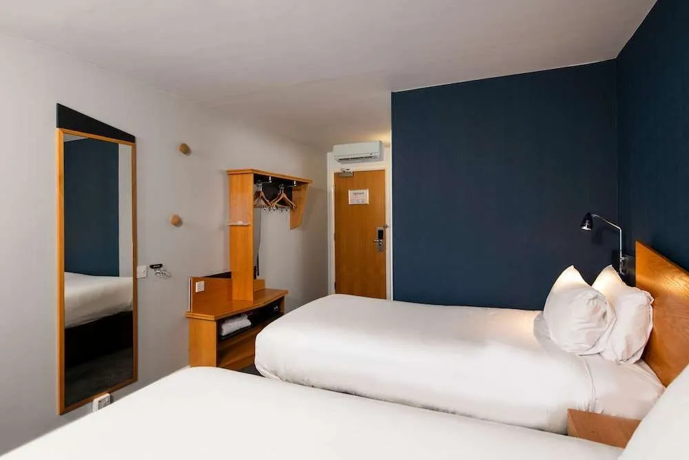 Holiday Inn Express Birmingham Oldbury M5 Jct 2