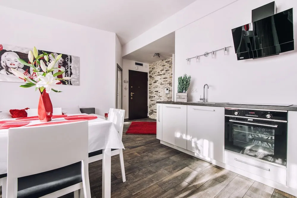 City Lights Apartments - Arianska