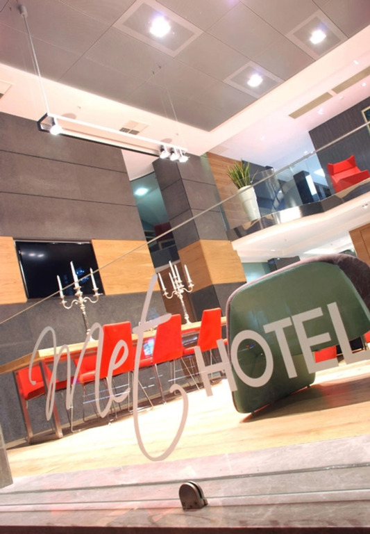 Met Hotel