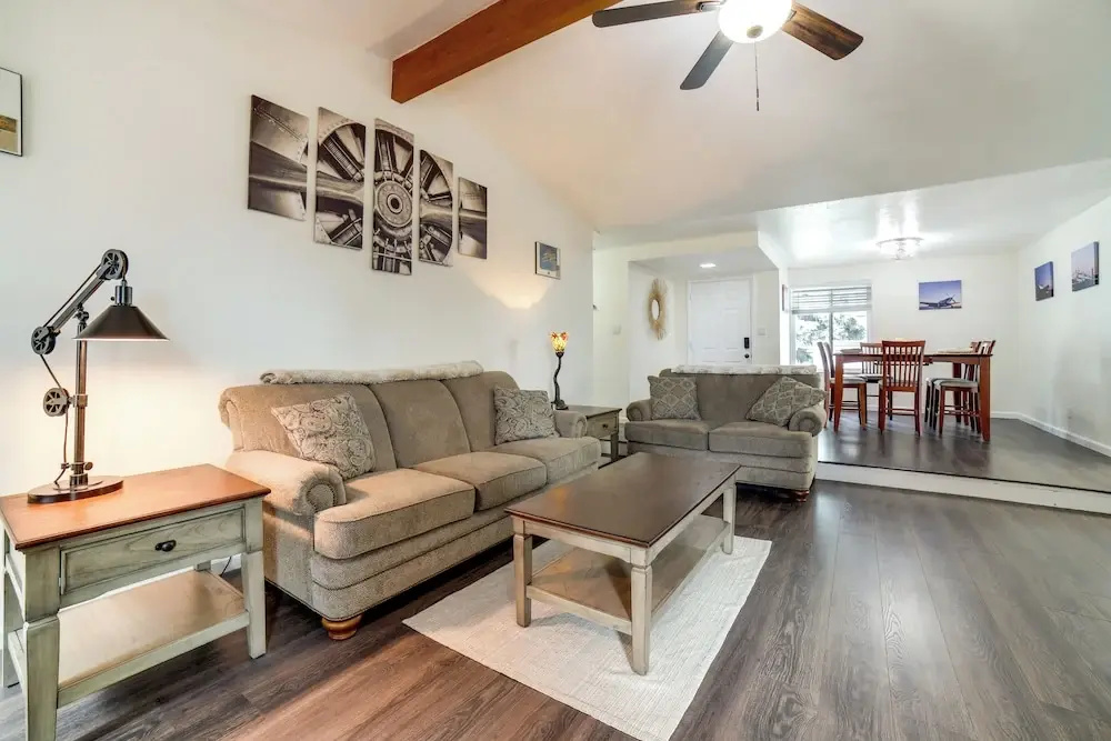 Pet-friendly Home w/ Hot Tub! 6 Mi to Dtwn Reno