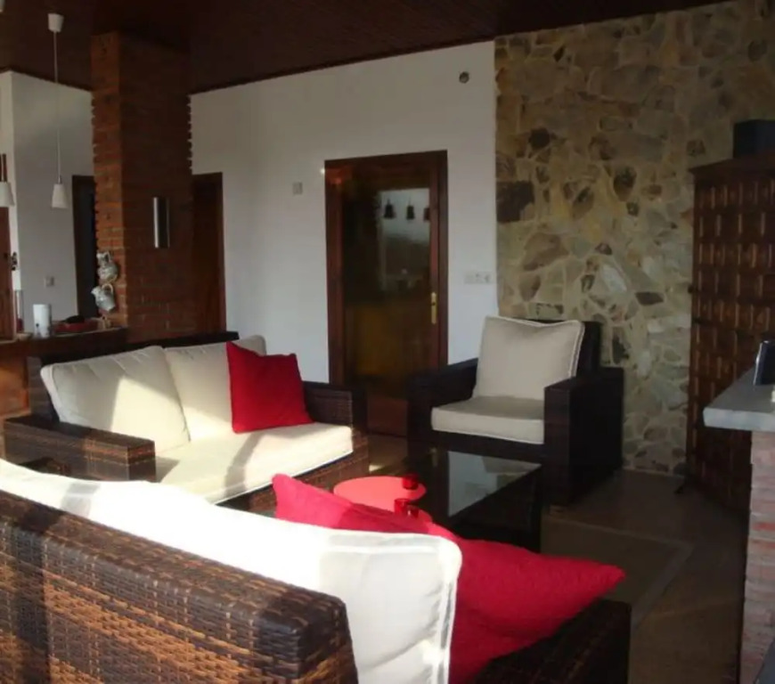 House - 3 Bedrooms with Pool and WiFi - 107066