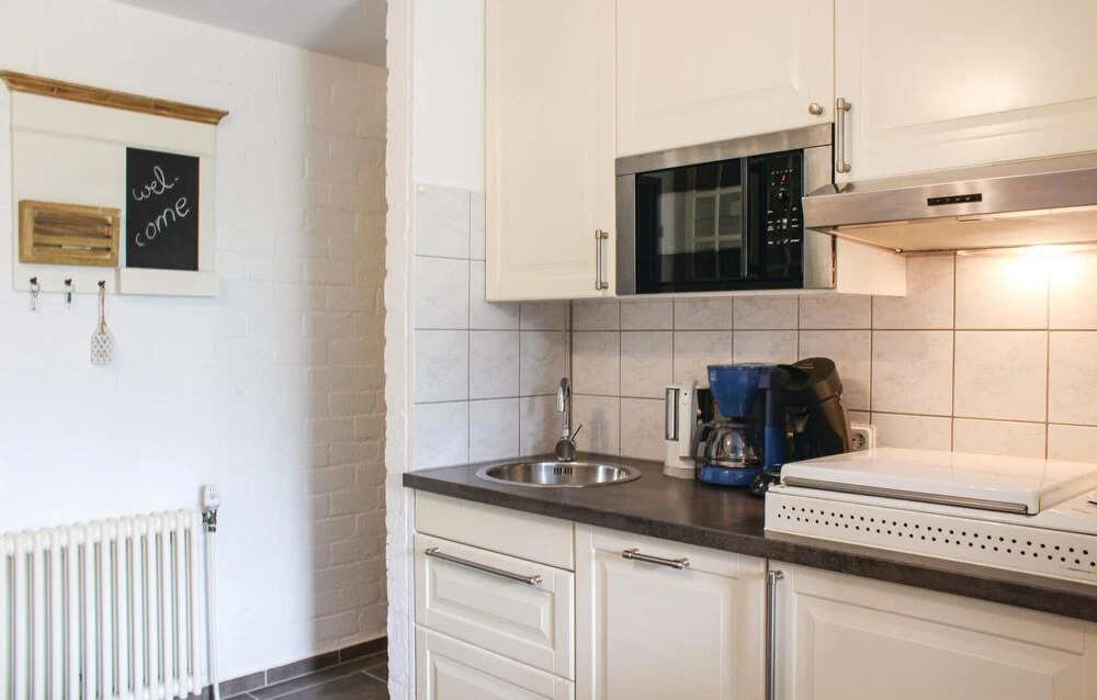 Awesome Home in Bruinisse With 3 Bedrooms and Wifi