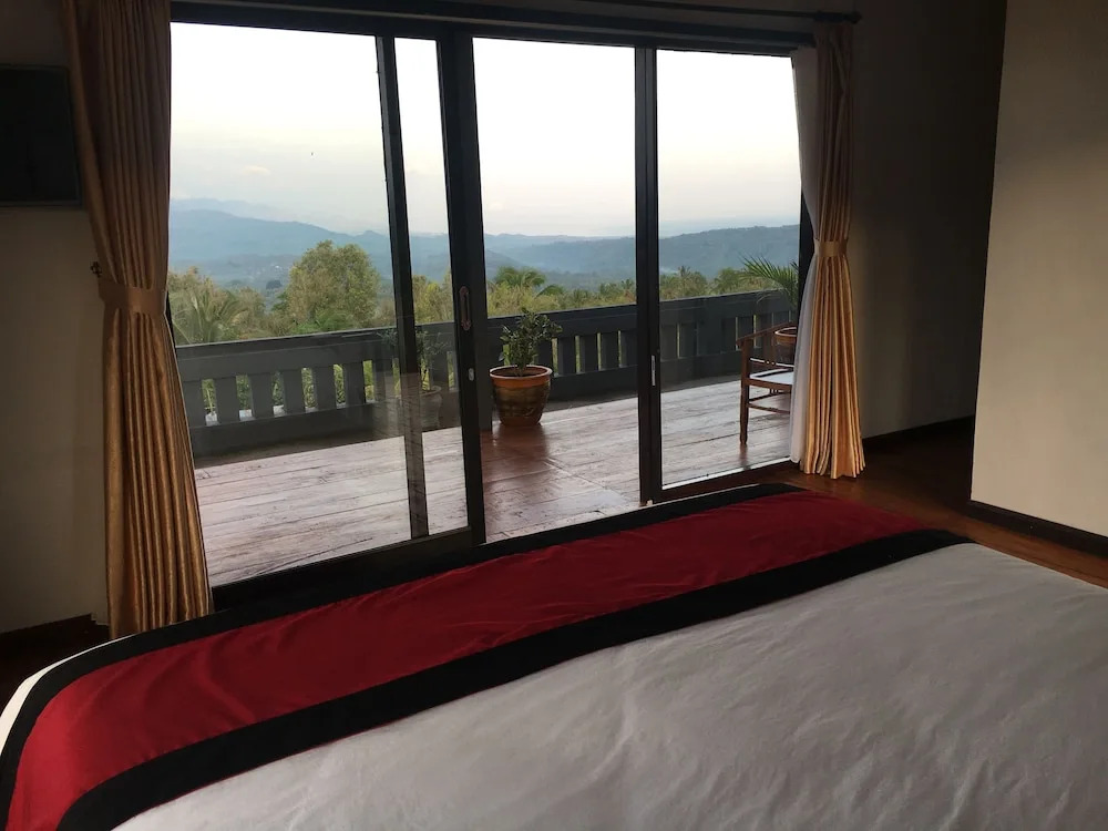 Candra Cottage