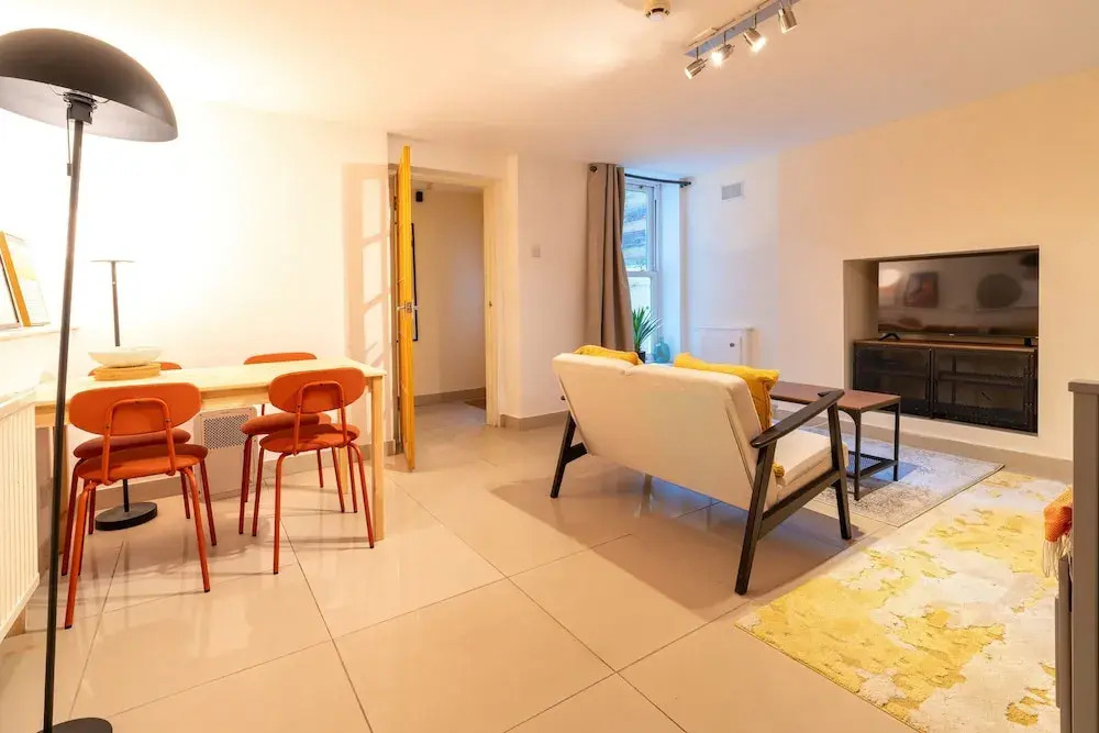 Private 1Bd Flat Near Gloucester Docks