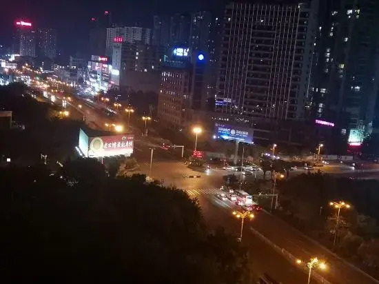 Jingtone Hotel (Laibin City Square Wal-Mart Binjiangyuan)