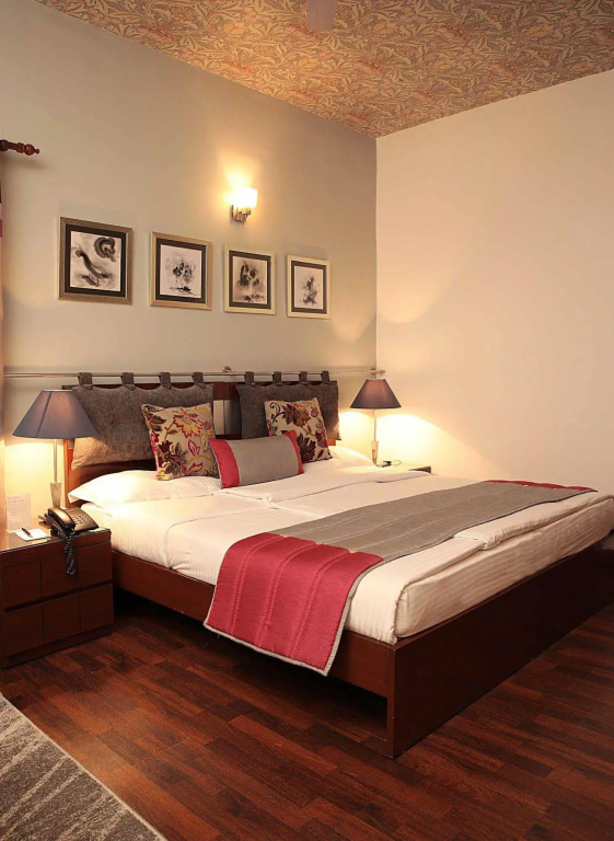 Ahuja Residency Golf Links