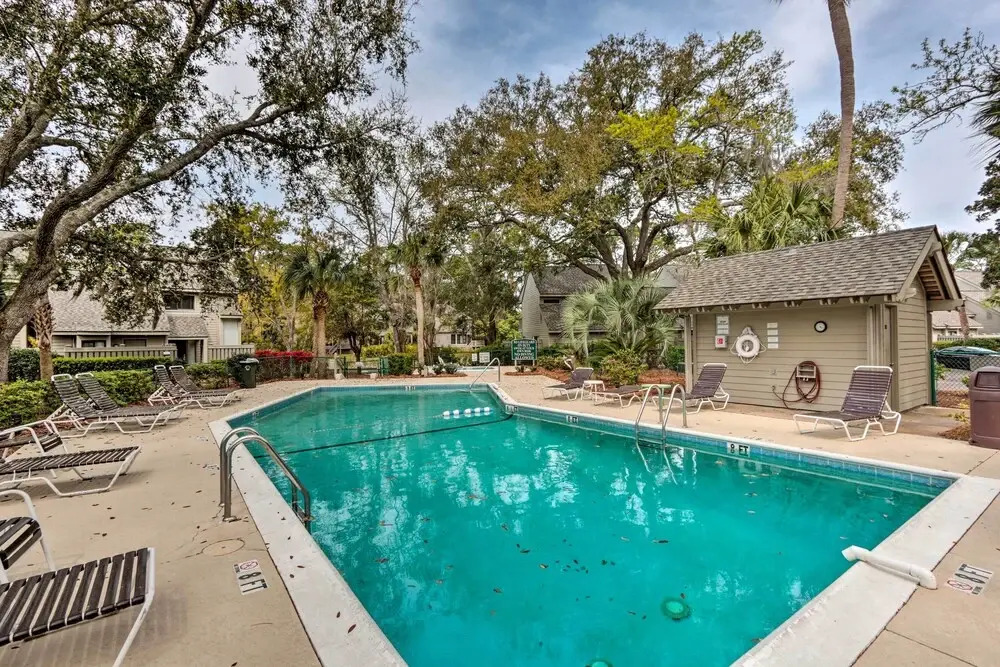 Modern Hilton Head Retreat: Walk to Beach & Golf!