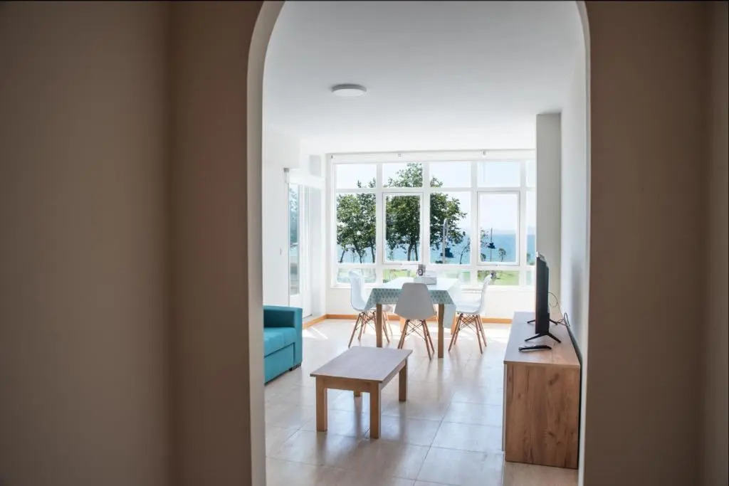 Apartment on the First Line of Samil Beach and With Frontal Views of the sea