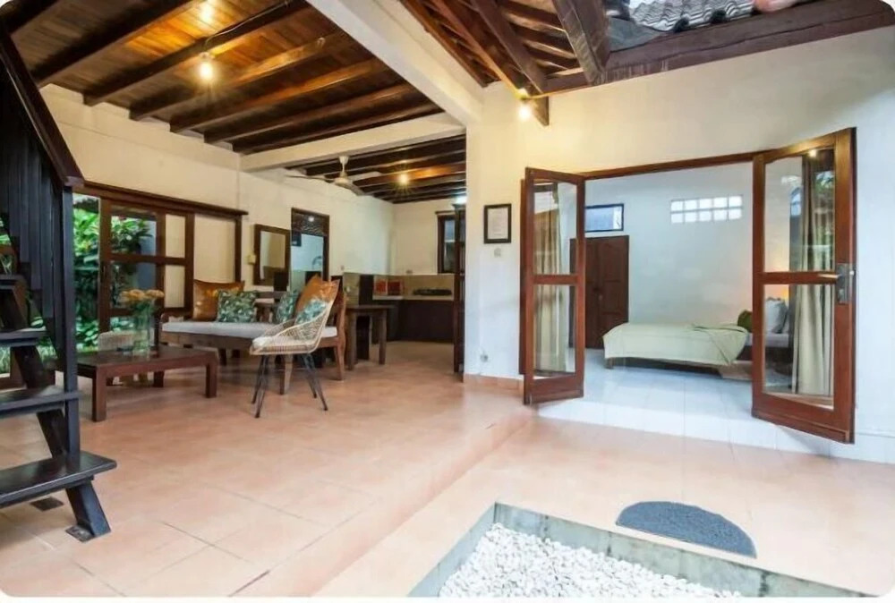SMV- 2BedGRDN - V7 · 2BR Garden Villa Walk to shops and Beach Legian