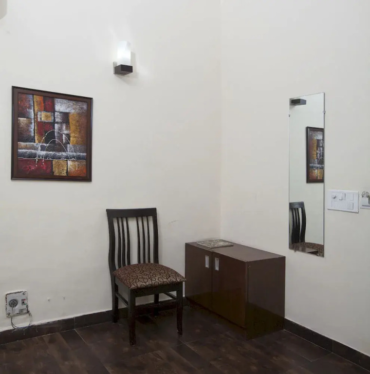 OYO Premium Medanta 2