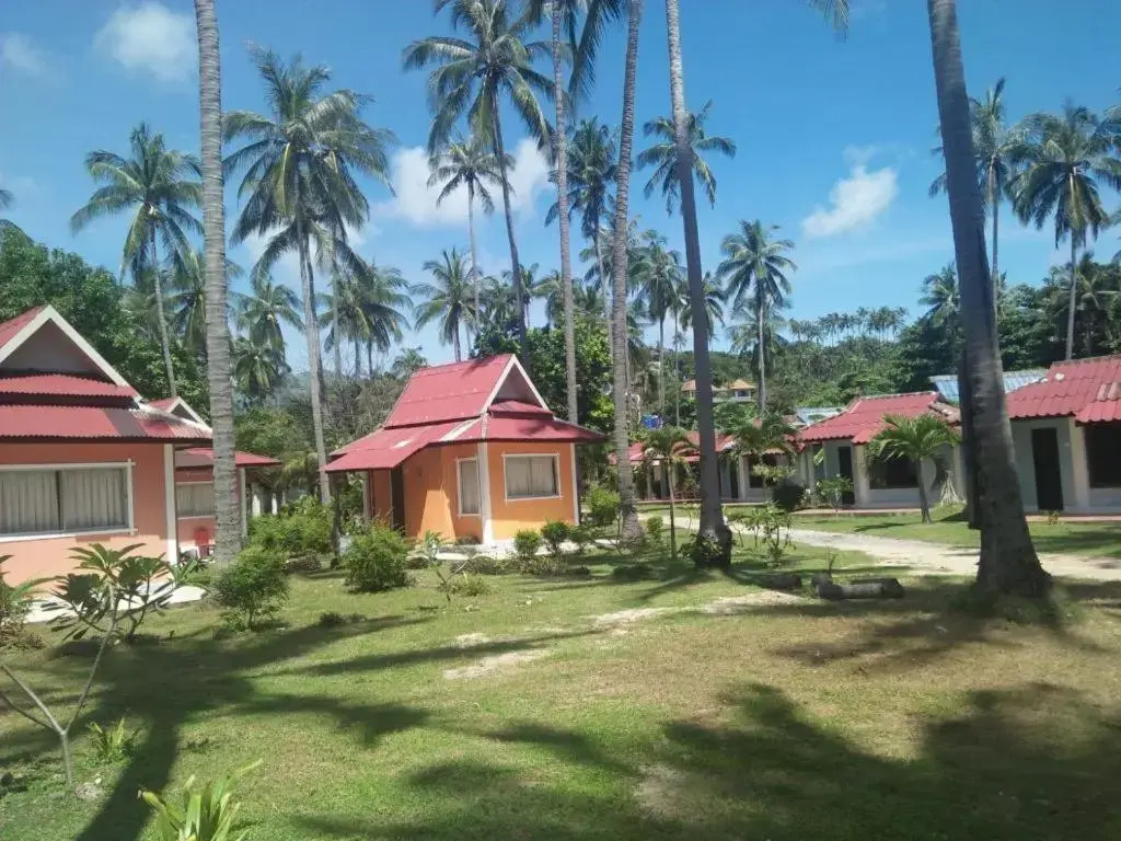 Lanta Beachfront Resort