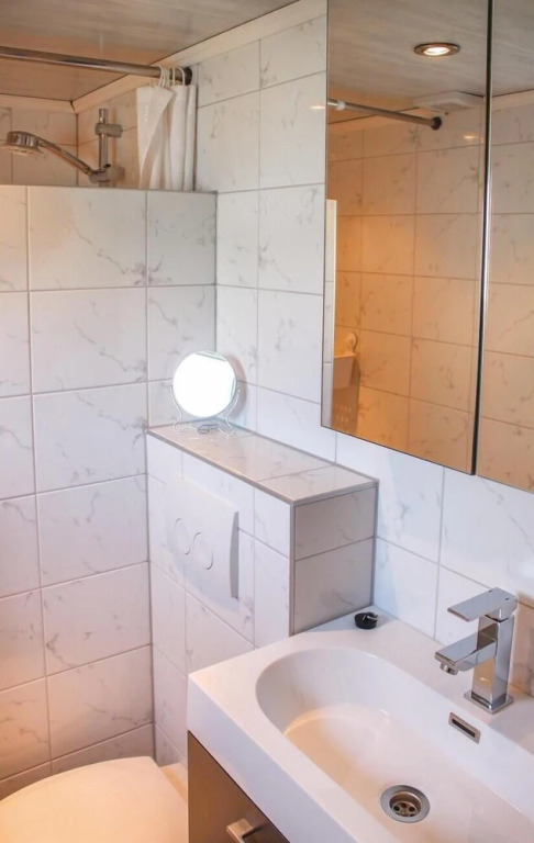 Beautiful Home In Bruinisse With Wifi