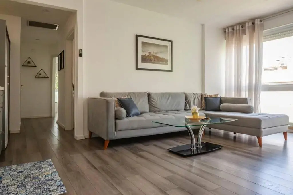Gordon beach! 2 bedrooms great location