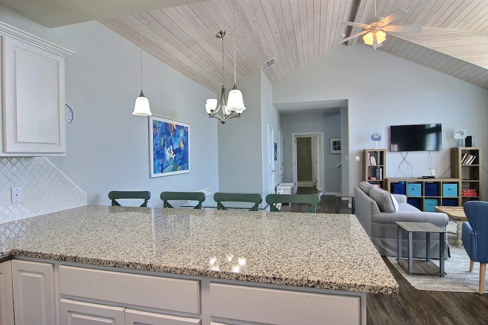 Life is Good Today 4 Bedrooms 4.5 Bathrooms Condo