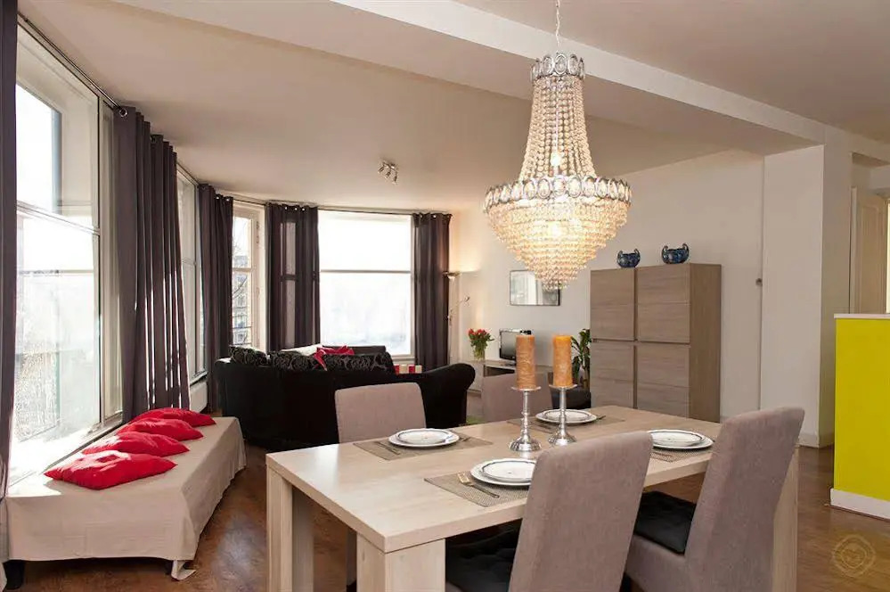 Dam Deluxe Apartments
