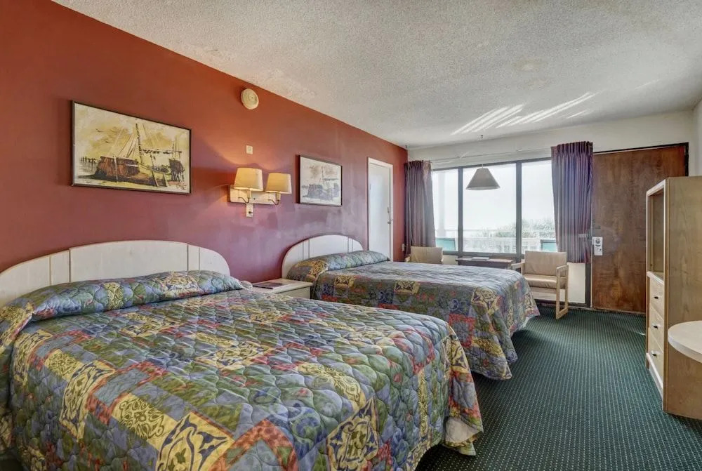 Oceaneer Hotel