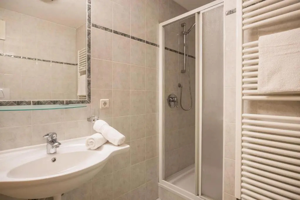 Felderhof Apt 1
