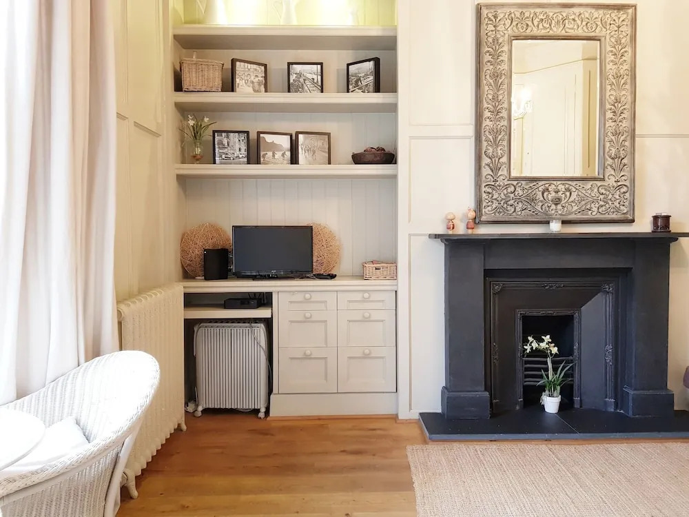 Elegant Central Street Studio