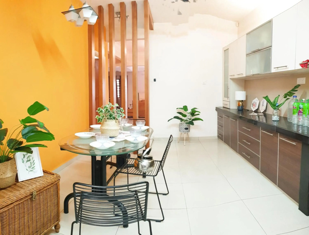 Airport Garden Stay #corner hoise 5 rooms #free wifi #parking #tv chanel