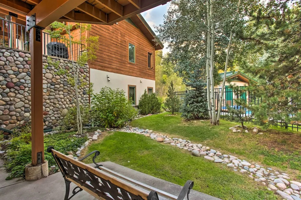 Steamboat Springs Townhome: 1 Block to Ski Lifts!